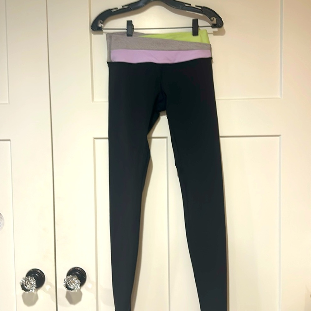 Lululemon legging. Great shape; barely worn.